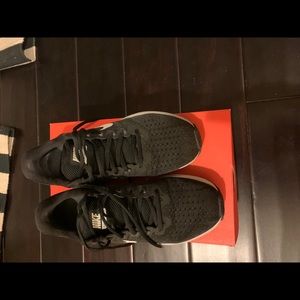 Nike Air Zoom Vomero 13 Women's Running Shoe